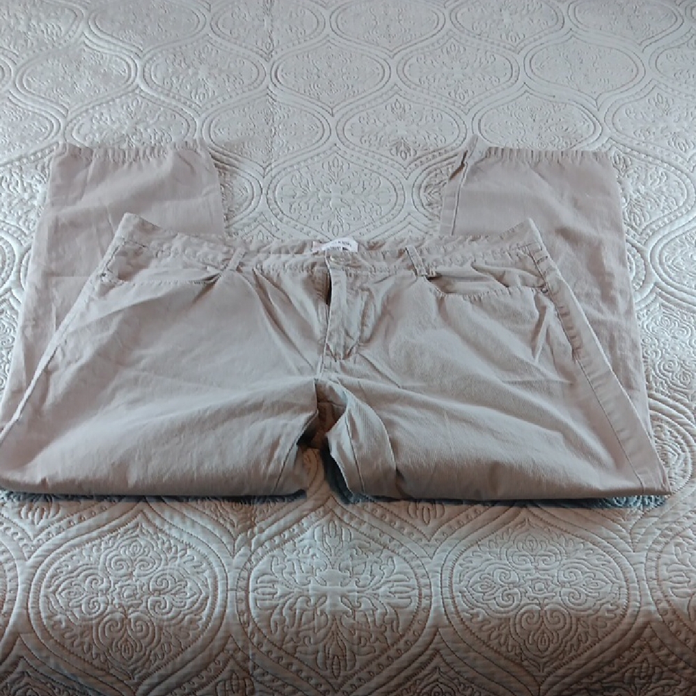 Men's Calvin Klein Lightweight Corduroy Pants.‎ 38 x 32.